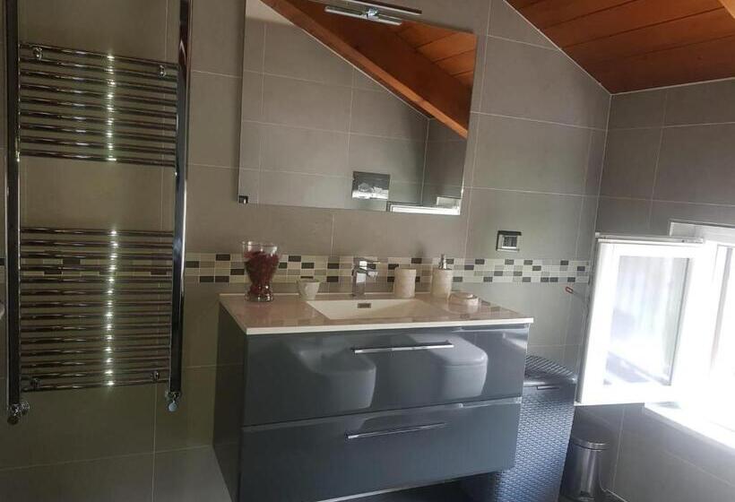 פנסיון The Attic