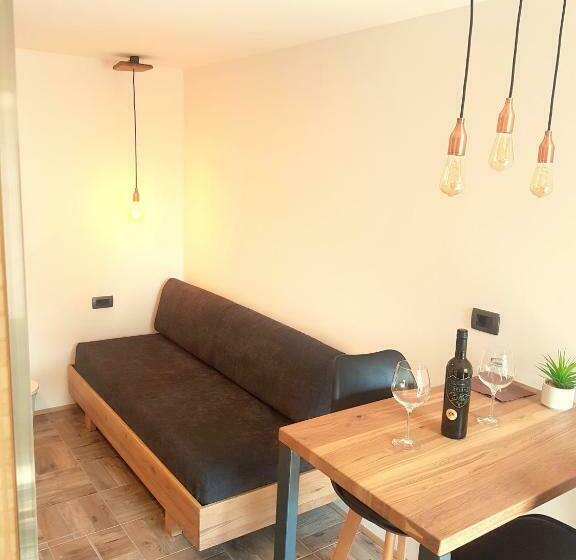 پانسیون Wine Cellar Room