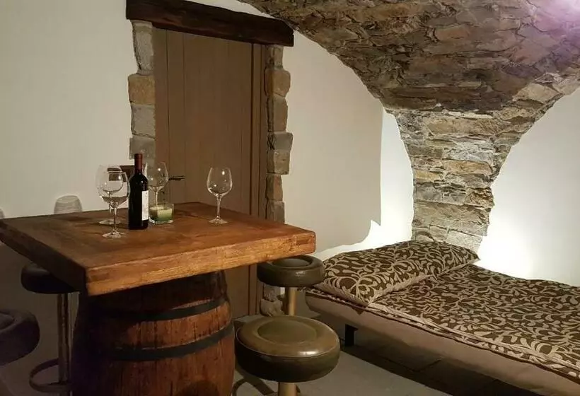پانسیون Wine Cellar Room