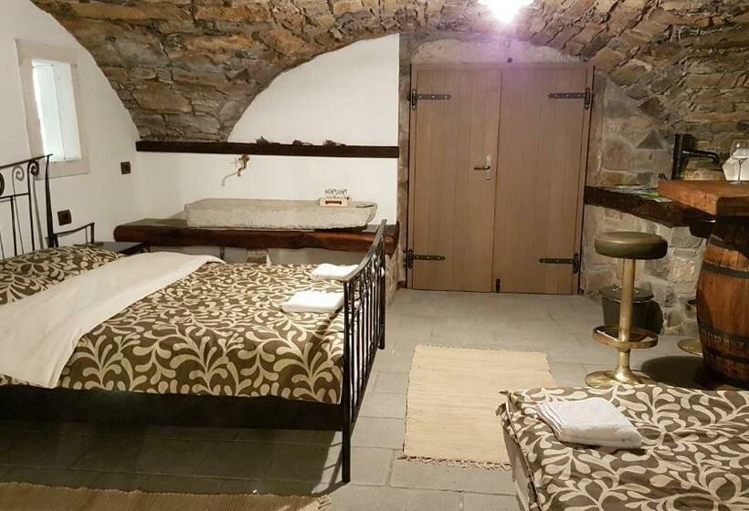 پانسیون Wine Cellar Room