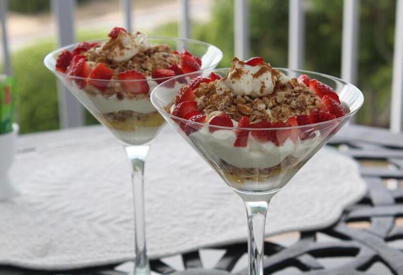 Beach Break B&b Deluxe Suites