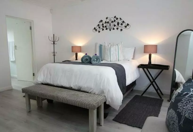 Beach Break B&b   Deluxe Suites