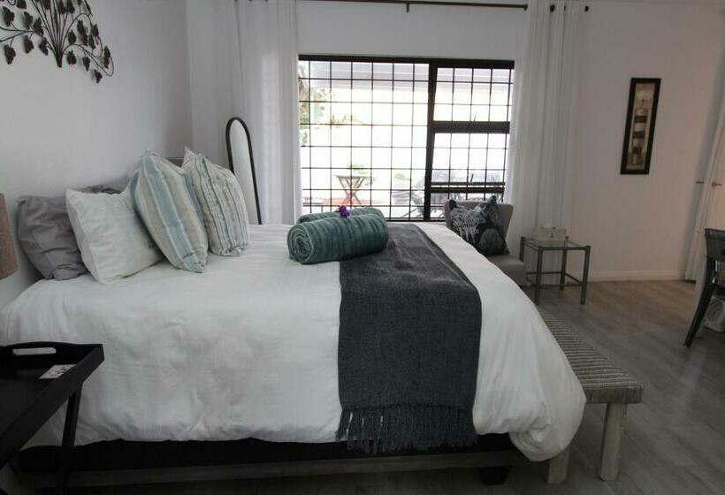 Beach Break B&b Deluxe Suites