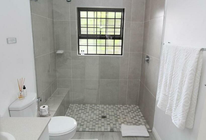 Beach Break B&b Deluxe Suites