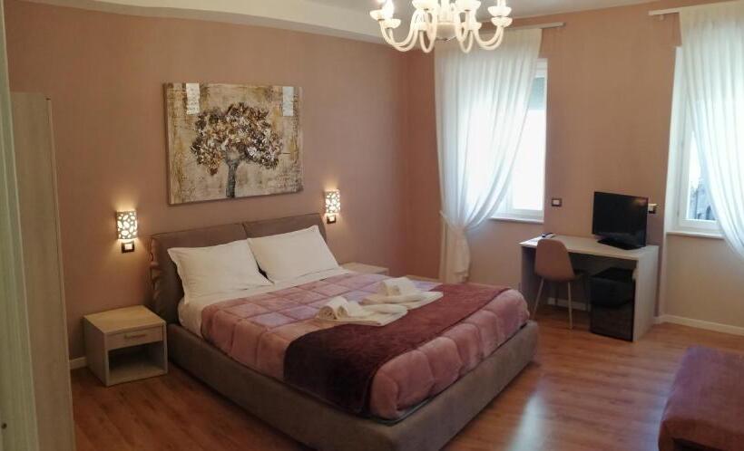 פנסיון Km 0 Dal Centro By Tiziana Monaldi