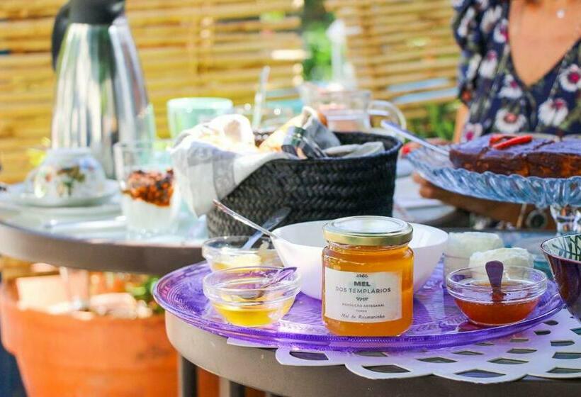 پانسیون Lameira Da Longra   Bohemian Artistic House & Coliving