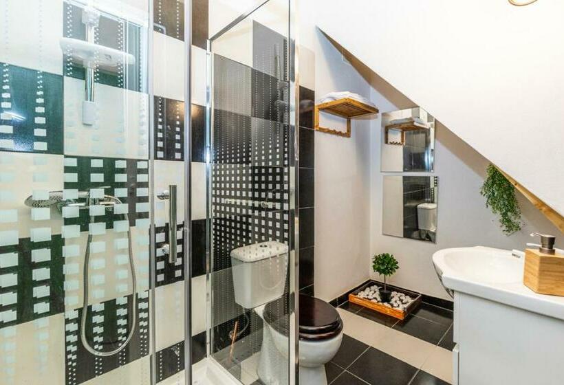 پانسیون Lameira Da Longra   Bohemian Artistic House & Coliving