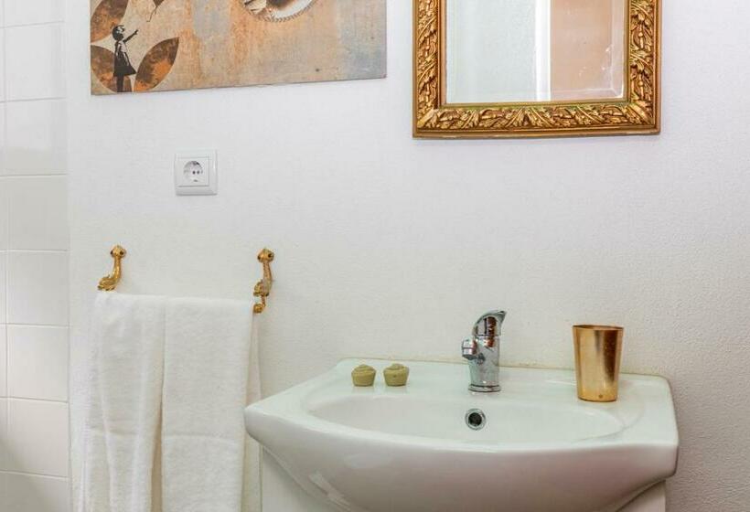 پانسیون Lameira Da Longra   Bohemian Artistic House & Coliving