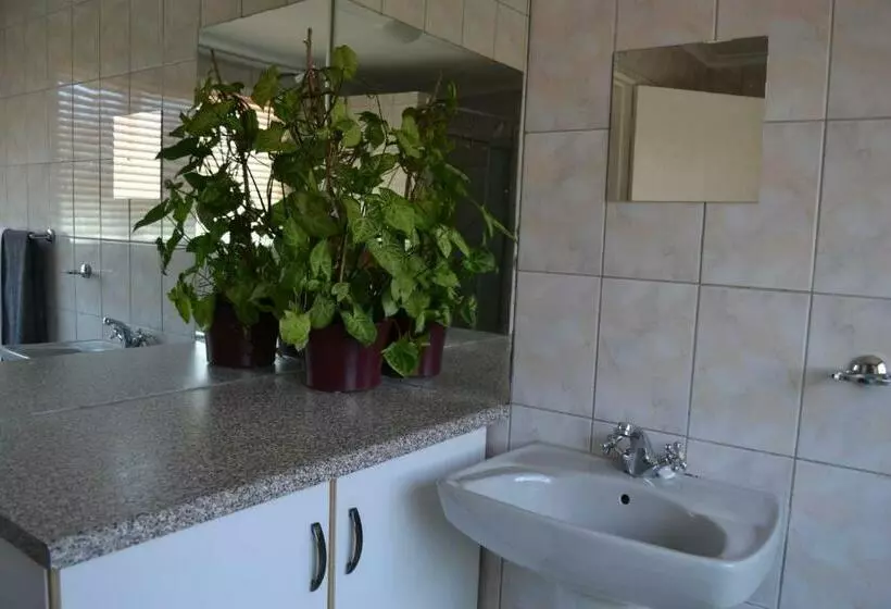 پانسیون Leago Guesthouse