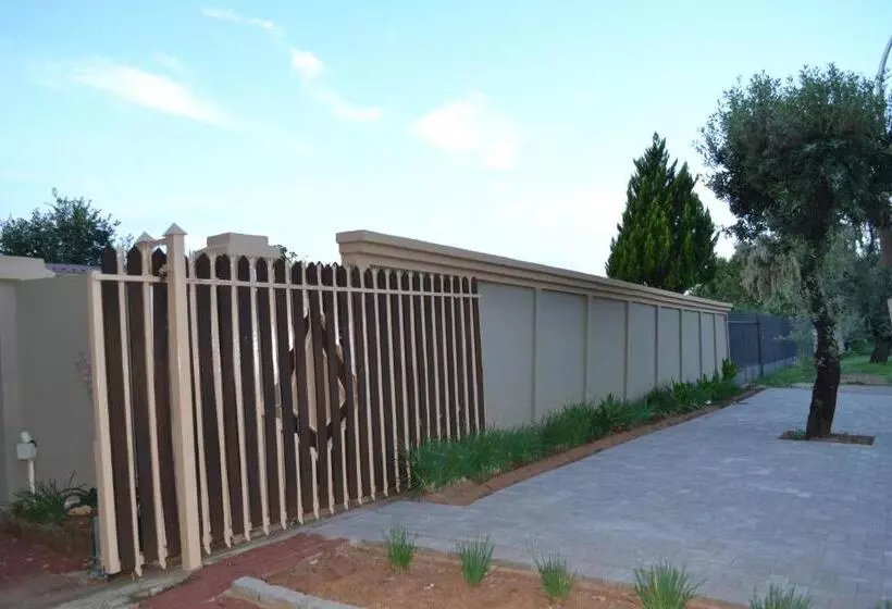 پانسیون Leago Guesthouse