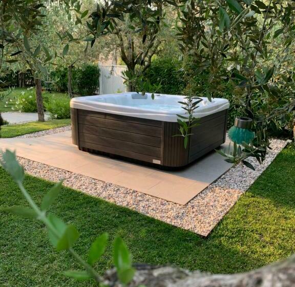 Villa Lori Apartments Garden And Beach