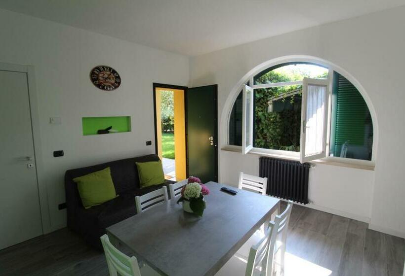 Villa Lori Apartments Garden And Beach