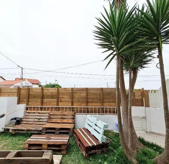ユースホステル Cloud To Chill Surfhouse Baleal