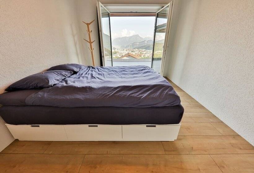 Общежитие Young Backpackers Homestay