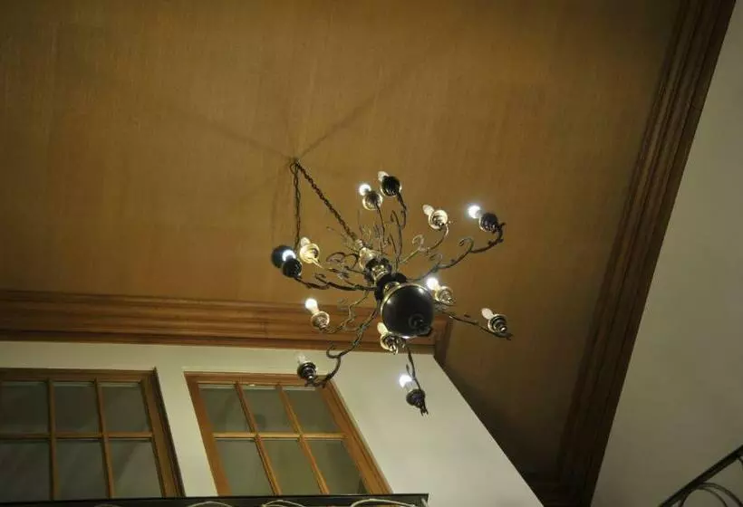 Majatalo Zur Herzklinik