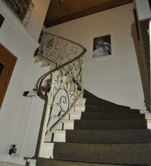 ペンション Zur Herzklinik