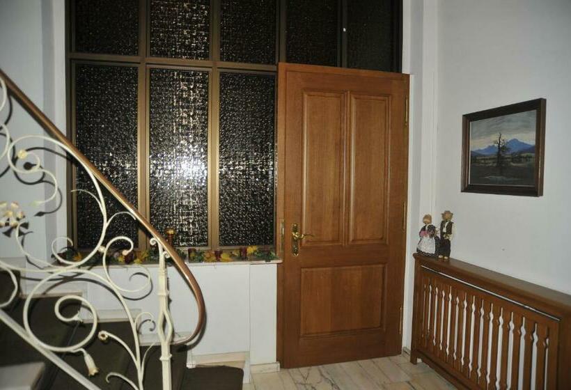 ペンション Zur Herzklinik