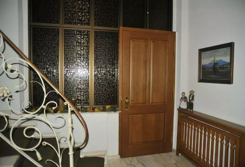 Majatalo Zur Herzklinik