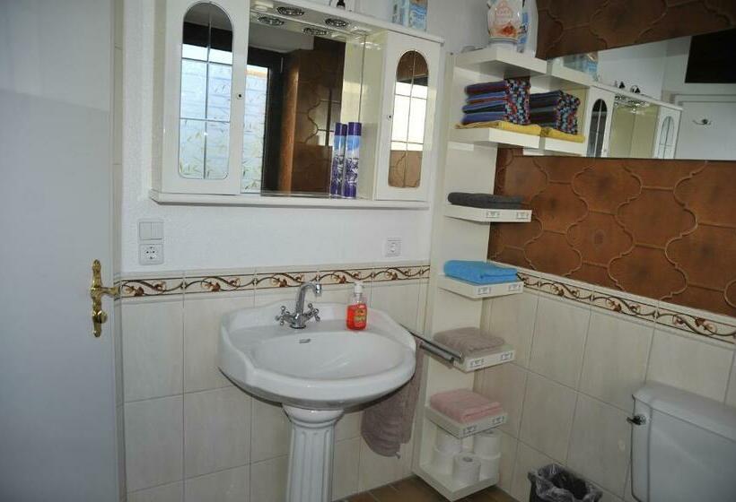 ペンション Zur Herzklinik