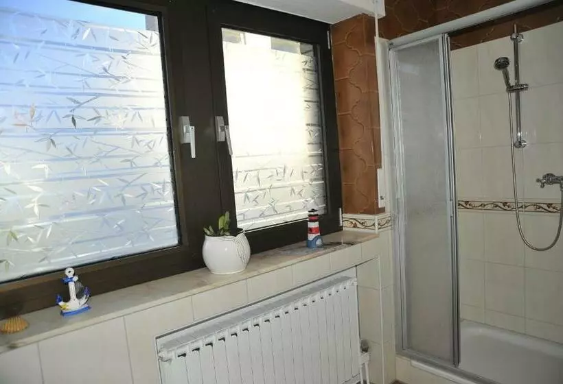 Majatalo Zur Herzklinik