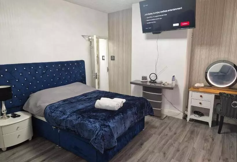 Majatalo Highfields House   Free Wifi   Free Local Parking