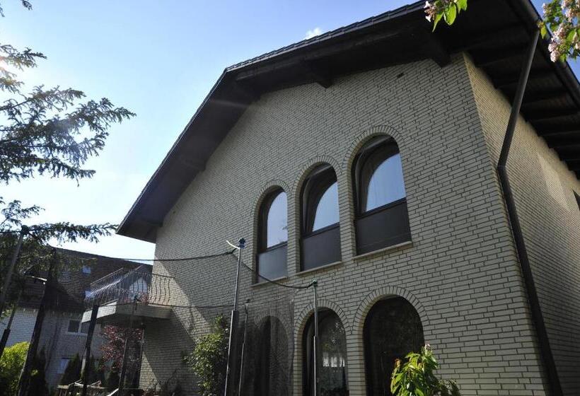 ペンション Zur Herzklinik