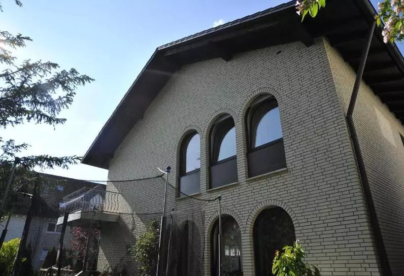 Majatalo Zur Herzklinik