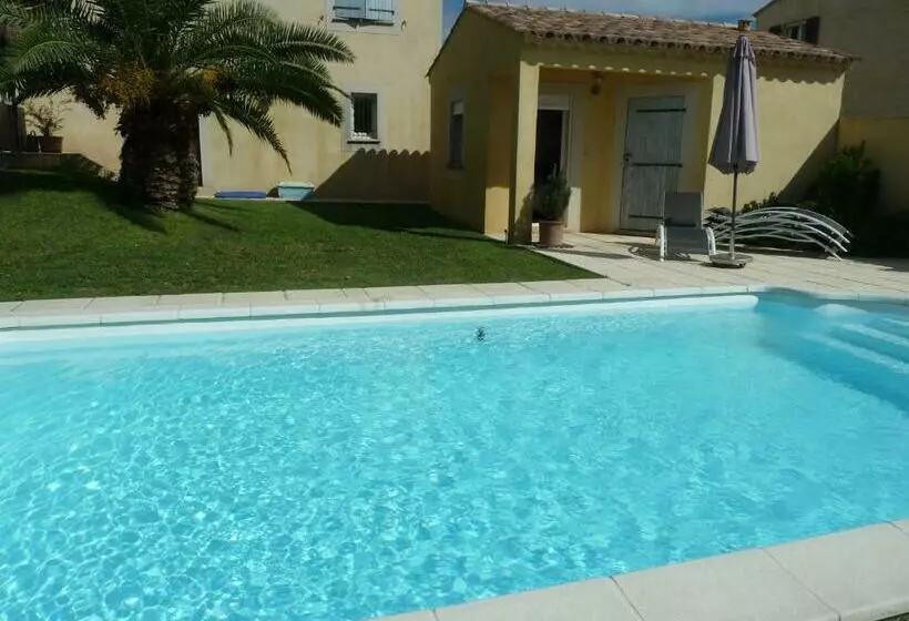 تختخواب و صبحانه Chambre D Hôtes Les Boutons D Or