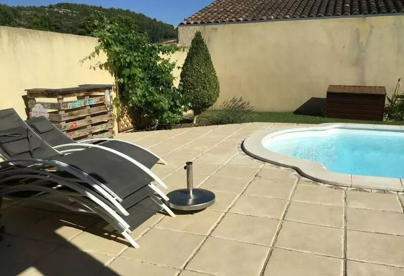 تختخواب و صبحانه Chambre D Hôtes Les Boutons D Or