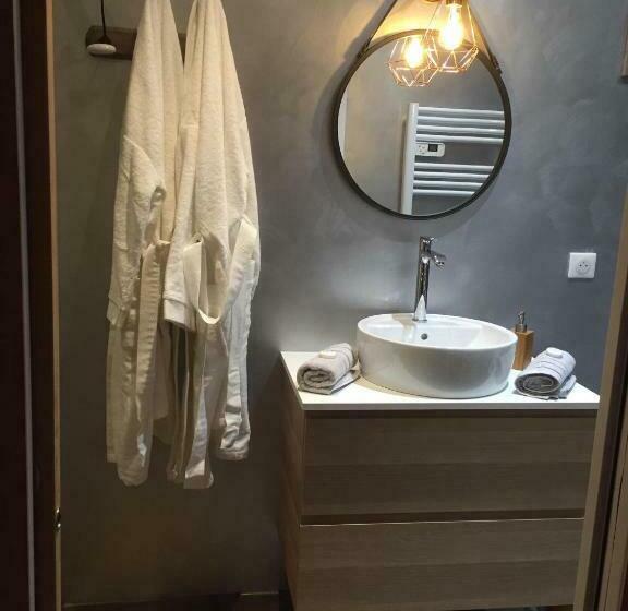 Bed and Breakfast Manoir Aux Trois Charmes