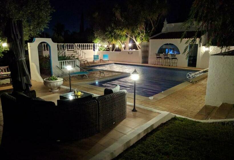 تختخواب و صبحانه Vivenda Balou