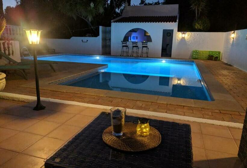 تختخواب و صبحانه Vivenda Balou