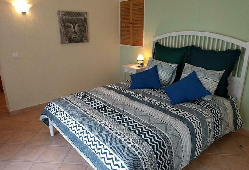 تختخواب و صبحانه Vivenda Balou