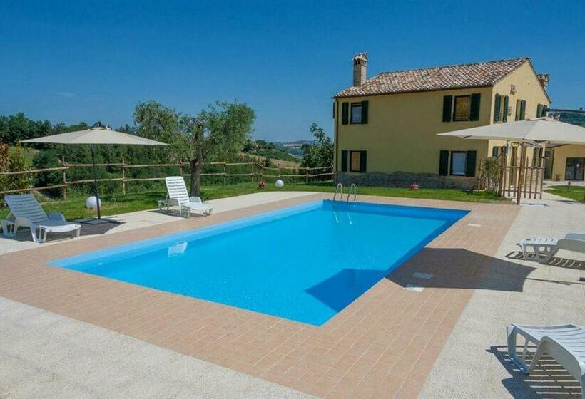 Отель La Tana Del Cinghiale