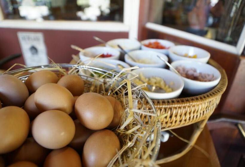 Отель Thong Somboon Club