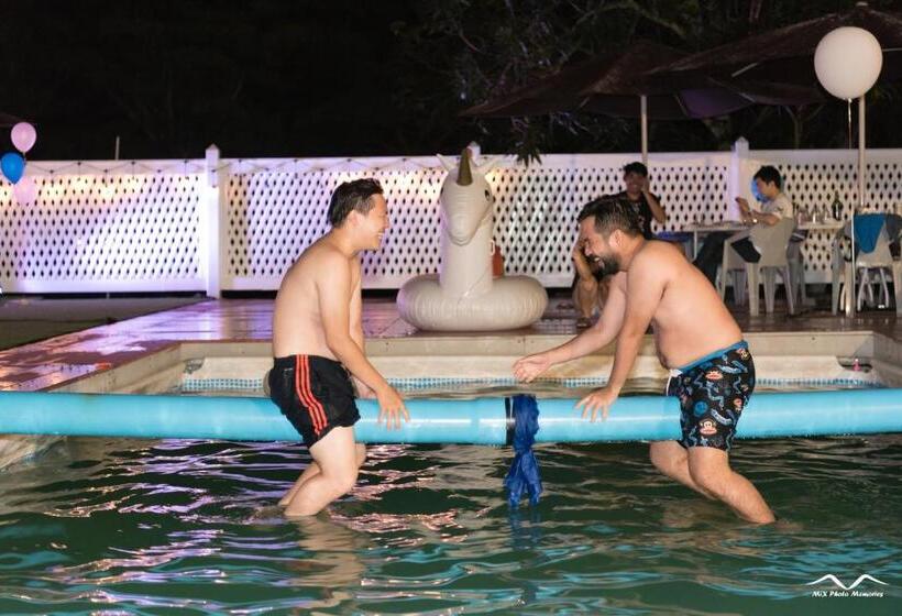 Отель Thong Somboon Club