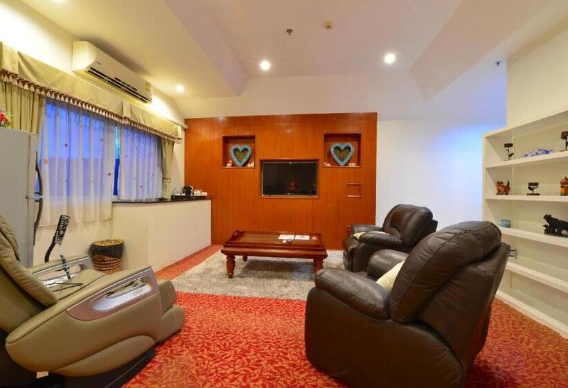 Отель Thong Somboon Club