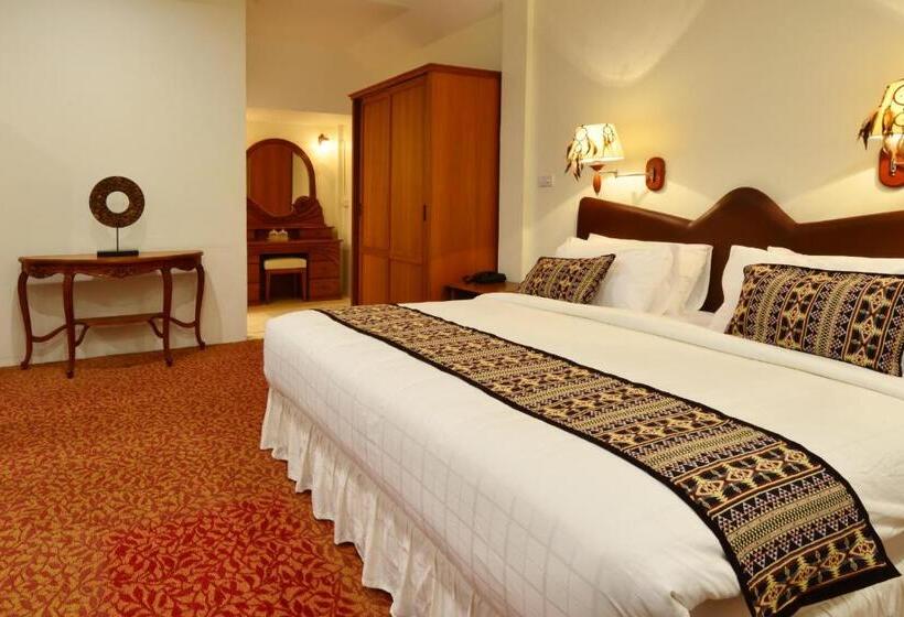 Отель Thong Somboon Club