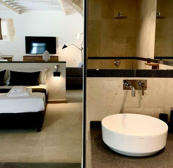 Isabella Di Castiglia Apartments