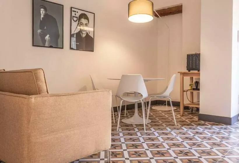 Isabella Di Castiglia Apartments