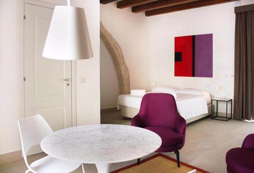 Isabella Di Castiglia Apartments