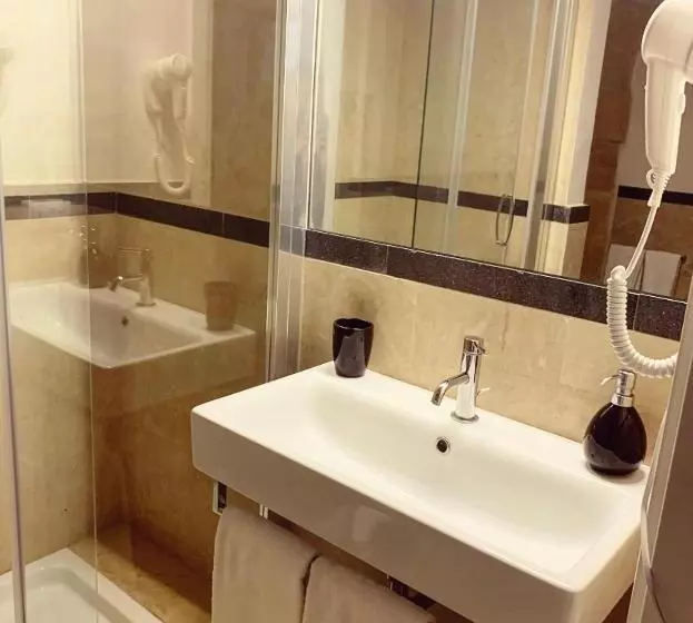 Isabella Di Castiglia Apartments