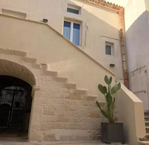 Isabella Di Castiglia Apartments