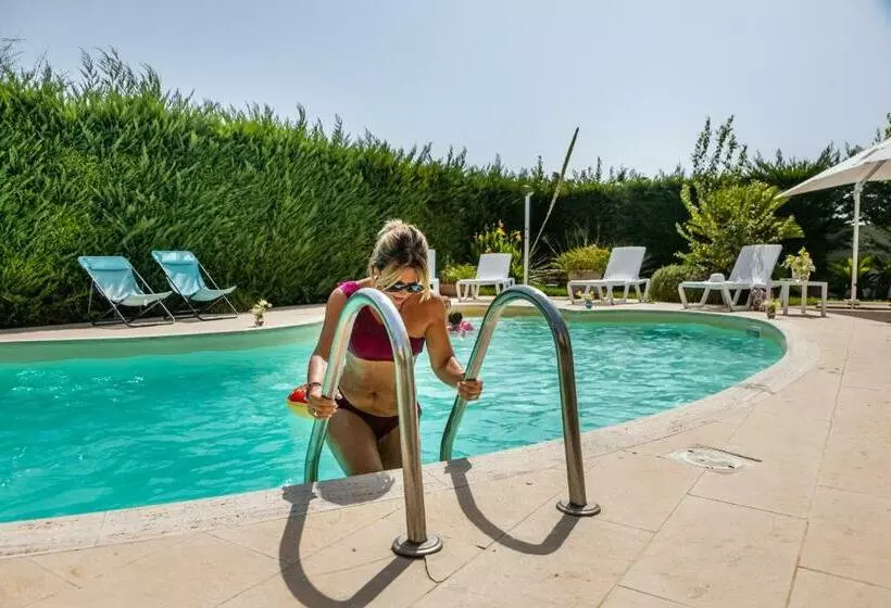 La Collina Di Montegrappa   Suites With Heated Private Pool   Suites With Shared Pool