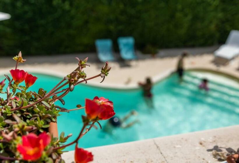 La Collina Di Montegrappa   Suites With Heated Private Pool   Suites With Shared Pool