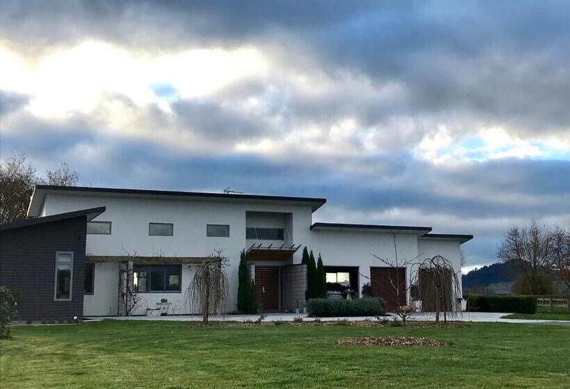 פנסיון Envisage Estate