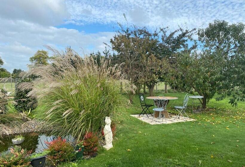 פנסיון Envisage Estate