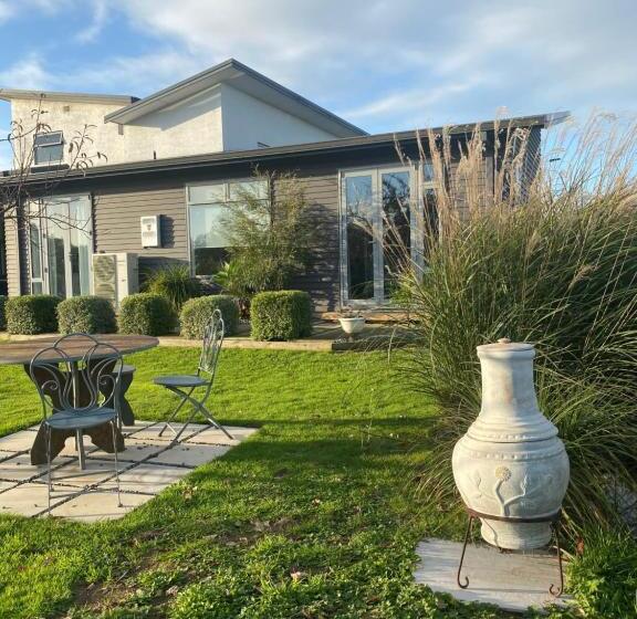 פנסיון Envisage Estate