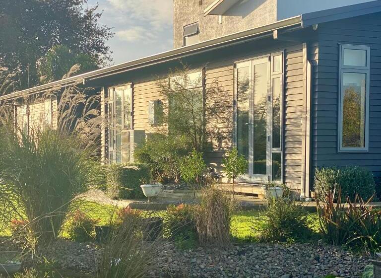 פנסיון Envisage Estate