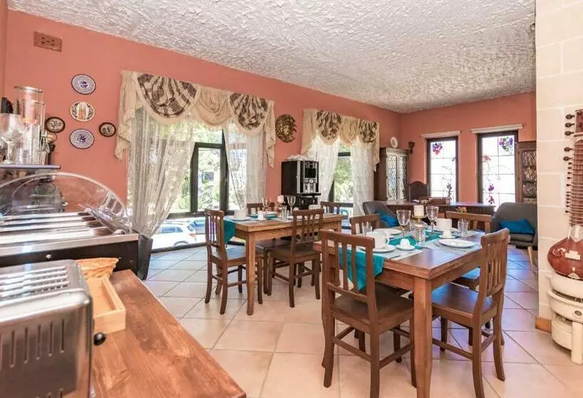 پانسیون Kikka B&b